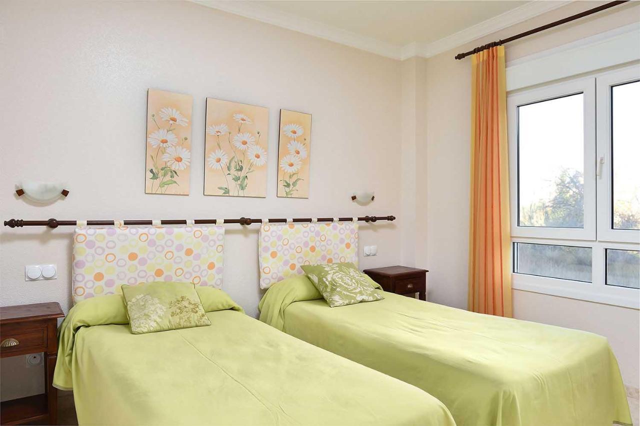 Apartamentos Y Villas Oliva Nova Golf Resort Екстер'єр фото